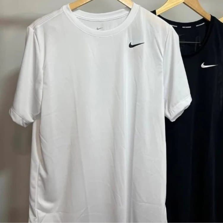 Camiseta Nike Dri-FIT Legend Reset Masculina - Branco